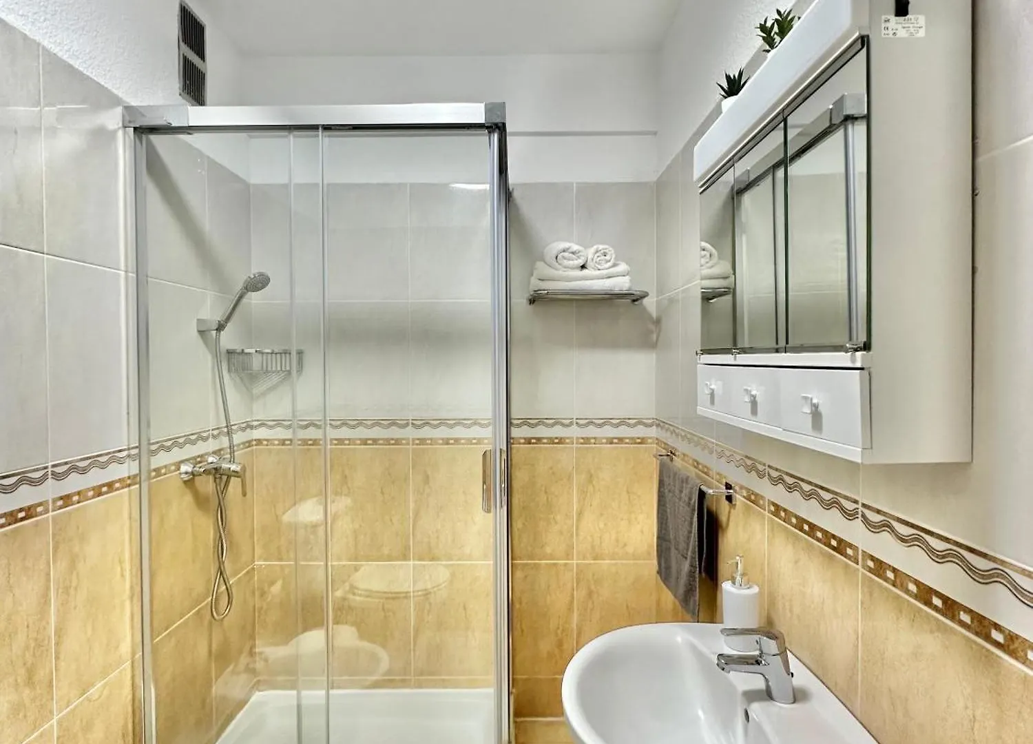 Sunbeach Apartment Arona
